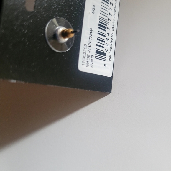 Napier Gold Tone Autumn Spice Leaf Stud Earrings - Picture 4 of 6